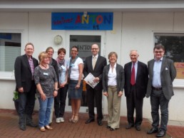 Peter Tauber mit Familienpolitiker. Bild: ToKo